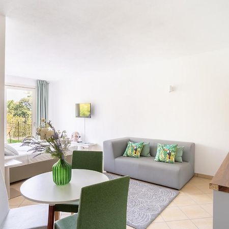 Como Lake Nest - Studio With Garden Tremezzo Exteriör bild