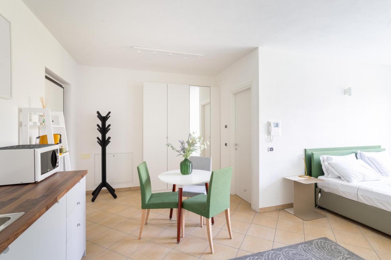 Como Lake Nest - Studio With Garden Tremezzo Exteriör bild