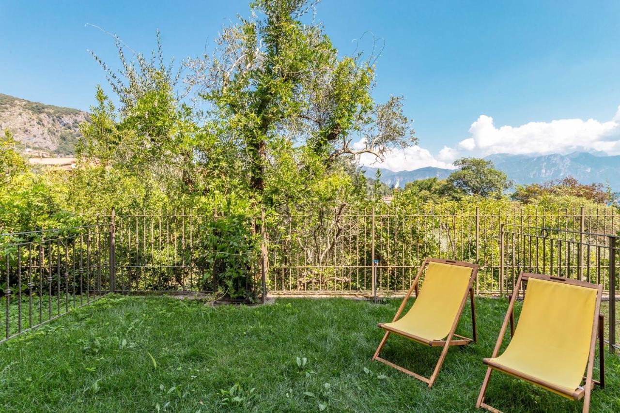 Como Lake Nest - Studio With Garden Tremezzo Exteriör bild